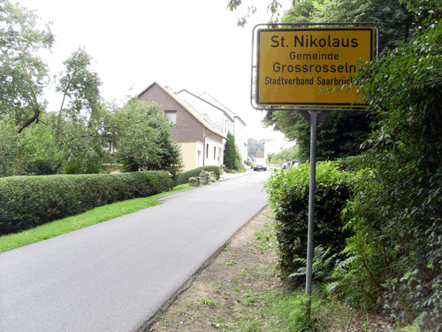 Ortseingang von Emmersweiler aus kommend.